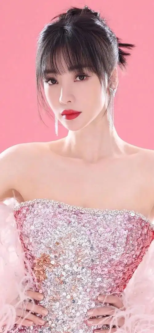 不一样的柳岩独家写真壁纸换个角度看女神