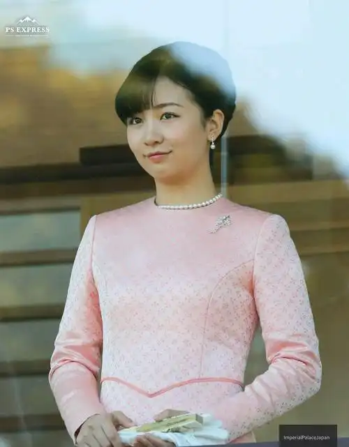 日本秋筱宫亲王次女佳子公主秘密上舞蹈课