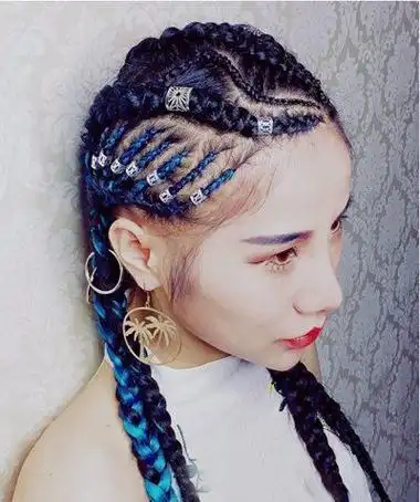 酷女孩就梳小脏辫发型非主流女孩偏爱的小脏辫这样编