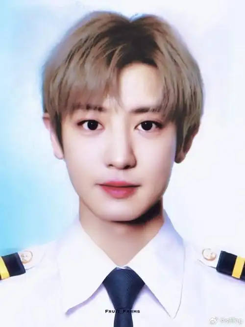 朴灿烈的脸其实很容易让别人怀疑人生,因为真的太帅了,谁不知道朴灿烈