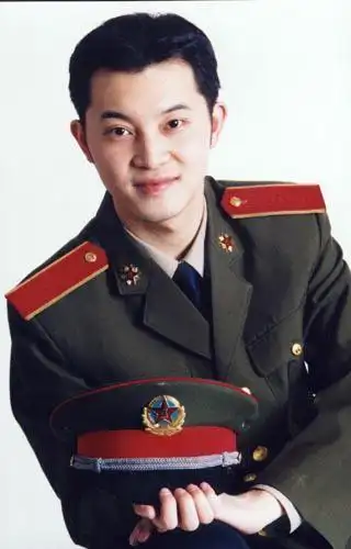 沙溢晒军艺毕业照力证是校草 沈腾杨洋回应亮了