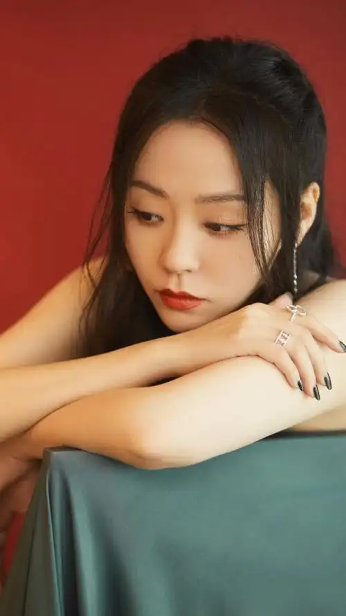 歌手张靓颖歌声动听漂亮大方来看美照