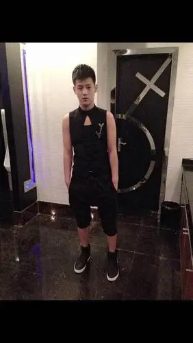 上海酒吧招聘的相册-酒吧男模