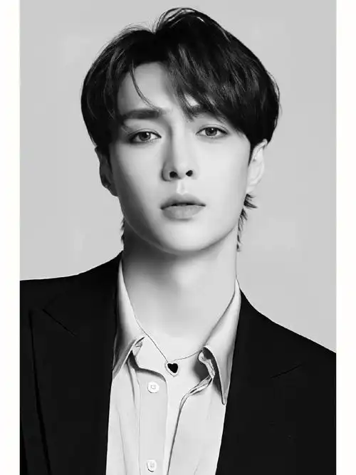 张艺兴黑白图片保存