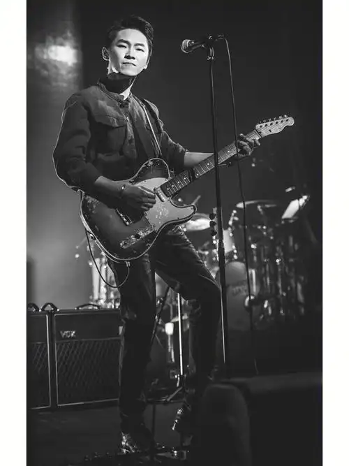 梁博这个每次一听一看就停不下的男人