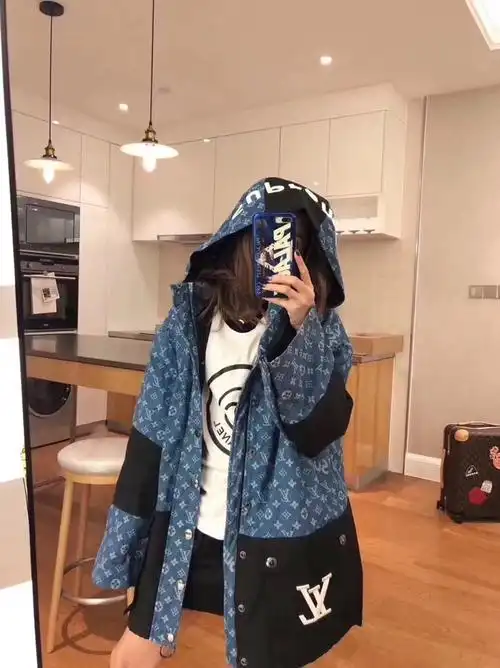 lv 专柜最新款外套 经典logo 牛仔加厚 超级时尚