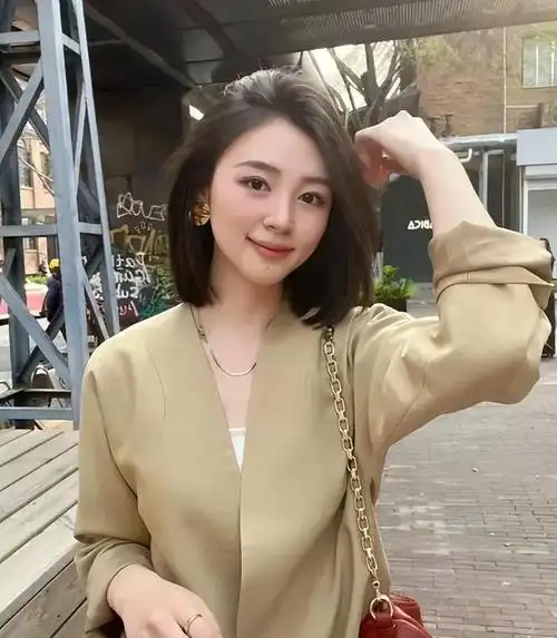 40岁的女人,做发型尽量避开这"3个误区",拉低自己的年龄感