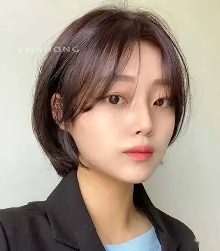 一起再剪一次短发吧.抓住夏天的尾巴,一定是最靓的女.