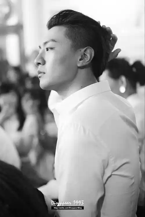 王青青哥完美侧脸