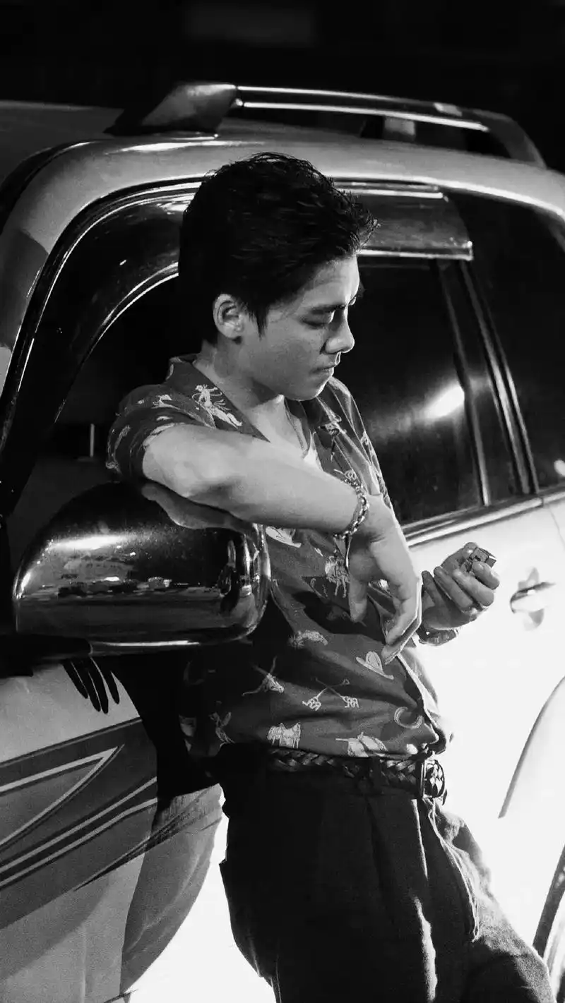 李易峰抽烟那一下有被帅到爆99,大家有跟我一样被他帅到爆吗?