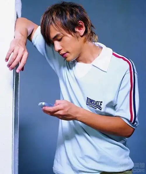 周杰伦写真-817x976.156k.高清大图-明星写真馆n63.com