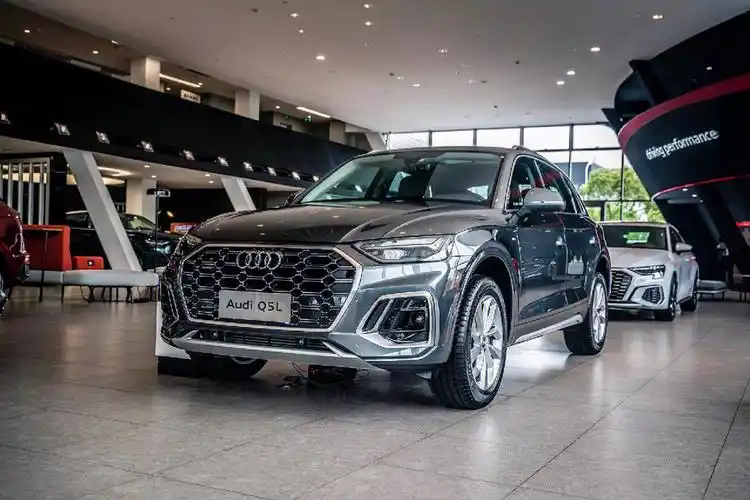 一汽奥迪奥迪q5l2022款45t豪华动感型