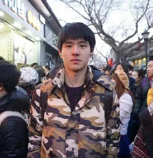 网友15年拍的刘昊然