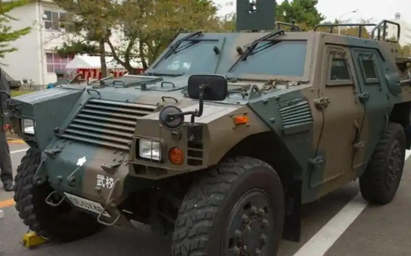 重装上阵日本自卫队jsdflav装甲车