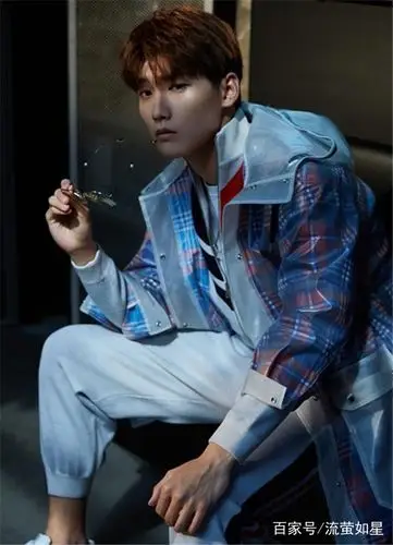 邢昭林是90后小鲜肉,长相是属于清秀高冷型的,演技也是妥妥的