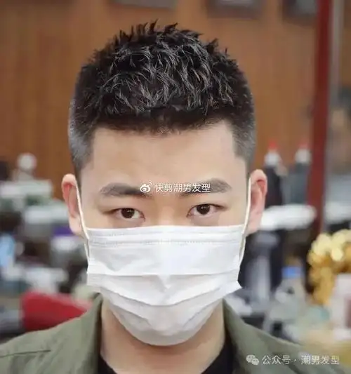 男生夏季换发型别太随意了,试试这3款发型,剪完回头率