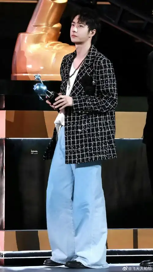 #王一博星光大赏##王一博gq盛典##王一博c咖品牌代言人#