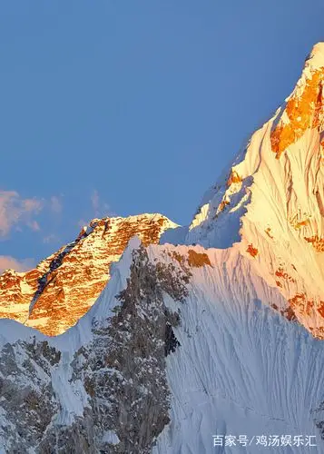 山峰景色壮观美丽,峻秀美丽,这就是我们中国山中美景