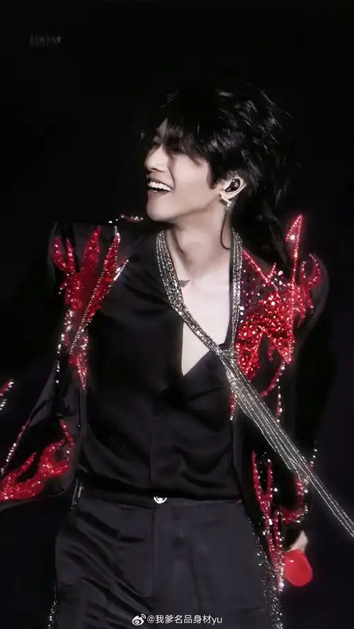 是天才小画家@华晨宇yu !这是谁?是天才小厨神@华晨宇yu !这是谁?