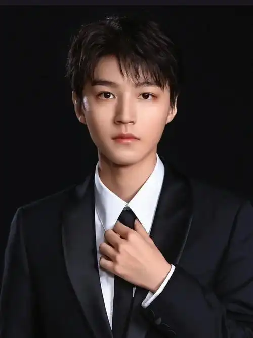 王俊凯西装造型合集#1