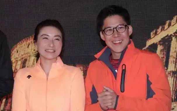 当2012年一场价值3000万的世纪婚礼在香港举行时,出身普通的郭晶晶摇