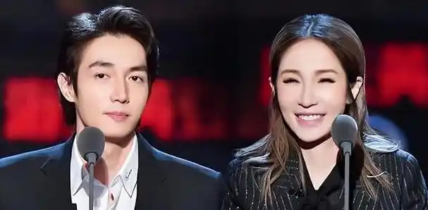 19年换17个男朋友43岁的音乐女王萧亚轩脸蛋变化大