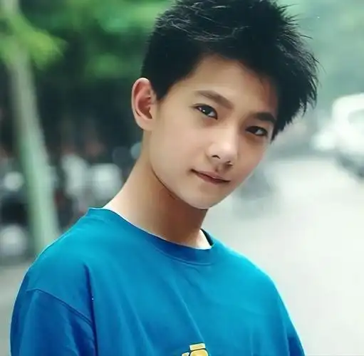 杨洋个人资料简介(军艺出身,根红苗正,三十而立的杨洋配成为"顶流")