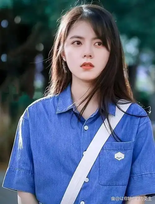 赵今麦张子枫昔日好友变对手?娱乐圈友情如何经受利益考验?