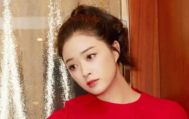 蒋欣一直都是一位很受大家喜欢的演员.