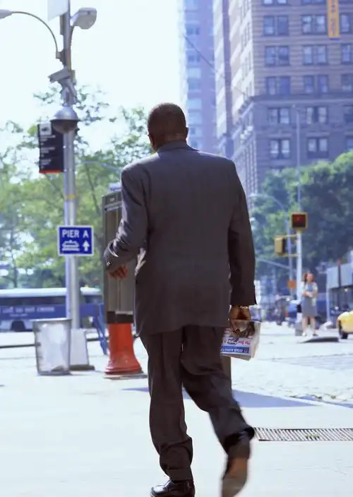 人物行走背影图片男人行走人物背影