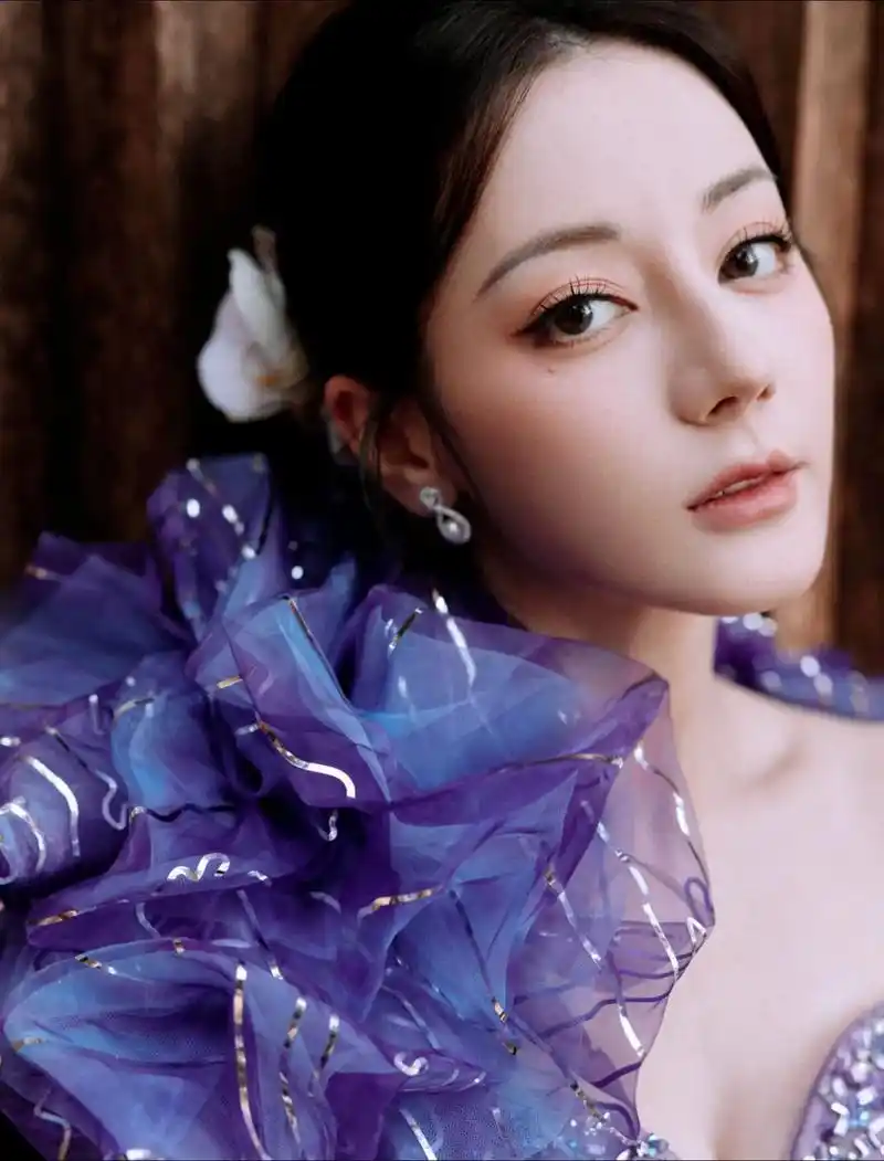 昨日美巴～昨日美女子今日欣赏#迪丽热巴紫罗兰怼脸运镜 78#迪 - 抖