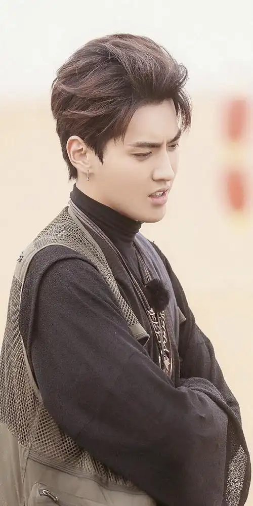 吴亦凡最新高清帅气手机壁纸