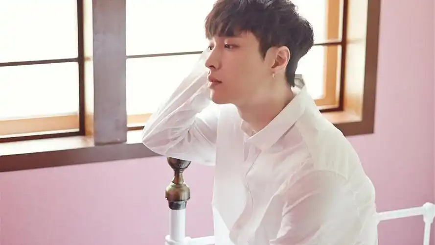 41m上传时间:2020-06-16壁纸标签:张艺兴明星风尚壁纸封面图张艺兴