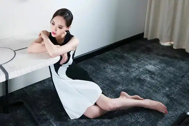 明星美足系列 唐嫣