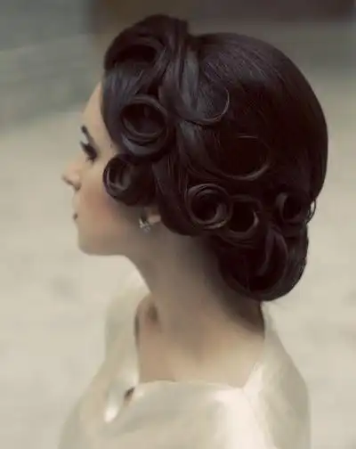 欧式复古盘发发型图片