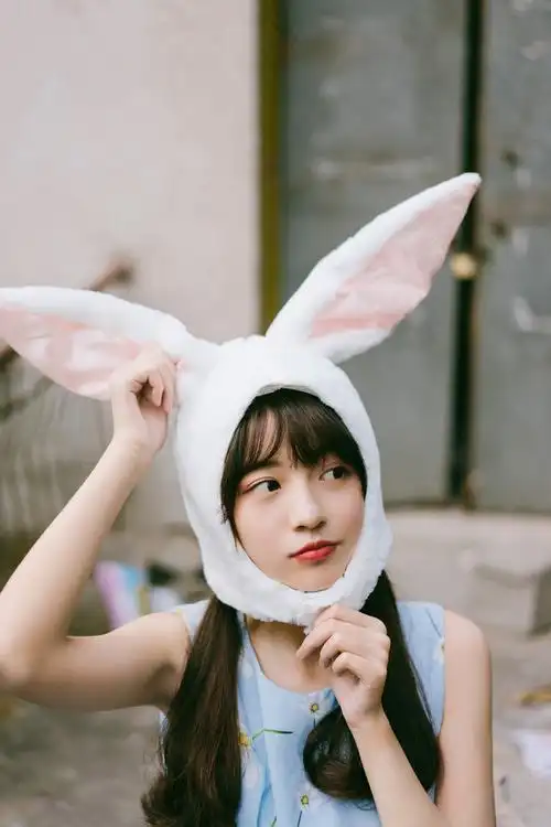 俏皮可爱美女兔耳朵大胆户外唯美写真[9/15]_美女写真_美桌网