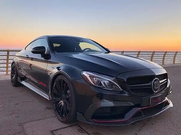 巴博斯爆改奔驰c63,外观十分霸气,内饰却平淡无奇