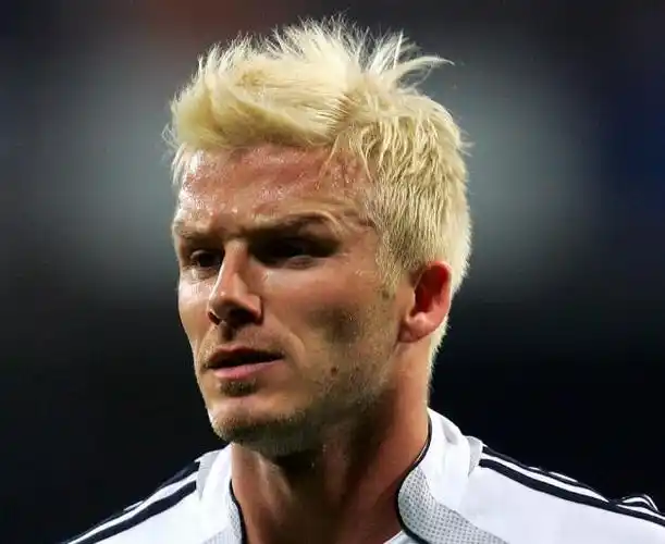 贝克汉姆的发型叫什么(盘点贝克汉姆的百变发型)(13)