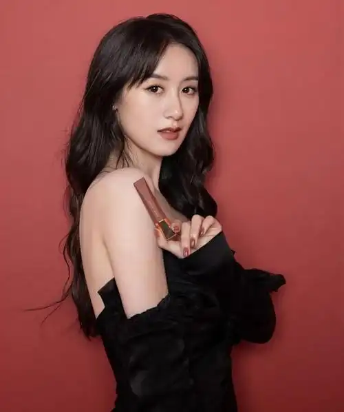 袁冰妍黑色连衣裙!