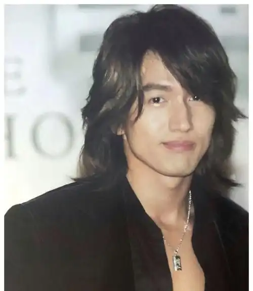娱乐圈留长发最好看的5位男明星个个五官硬朗野性又帅气