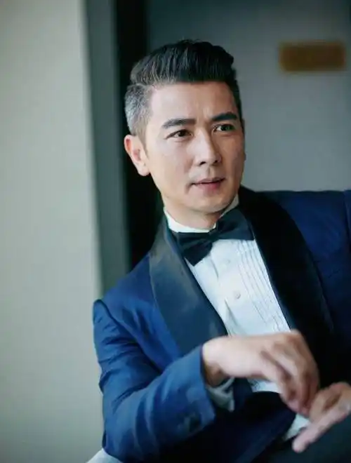 偶像鼻祖保剑锋:遵循演员的底线,拒绝琼瑶的偶像剧男主_表演_成为了