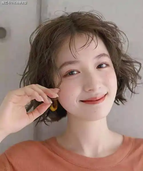 原创发量少又细软适合什么发型倪妮的微卷短发了解下时尚又显高级