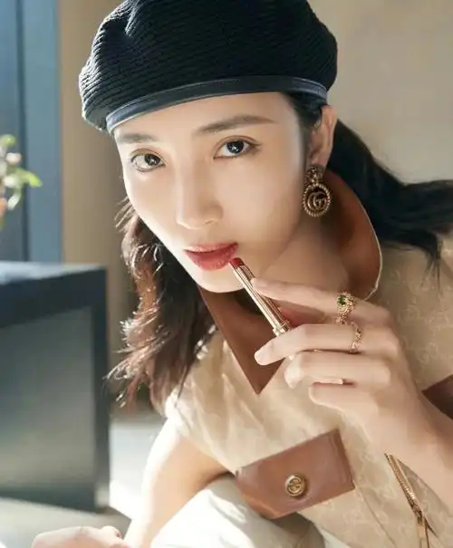 王紫璇佩戴gucci三款金饰珠宝惊艳亮相lion