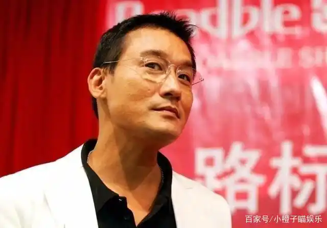 梁家辉采访中因想念梅艳芳而昏倒哭泣,引起网友热议