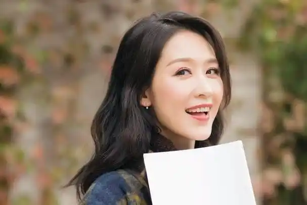 上了年纪依旧很优雅的女人,都懂得坚持这5个小习惯,越老越女神