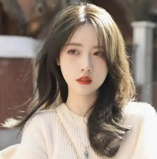 大圆脸适合什么刘海(9款女生大脸圆脸适合的发型)