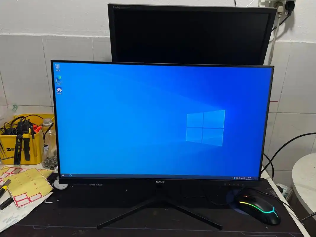 【二手】24寸显示器.品牌:三色/梅捷  1080p 75刷 - 抖音