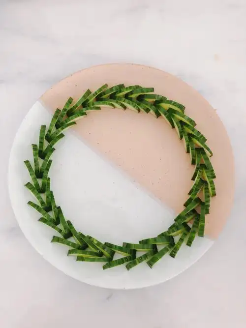 一盏小橘灯做的一看就会的黄瓜摆盘