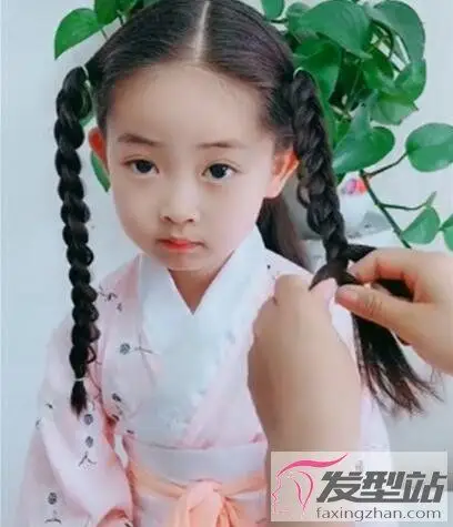 小女孩古装发型扎法摇身一变小小古典公主