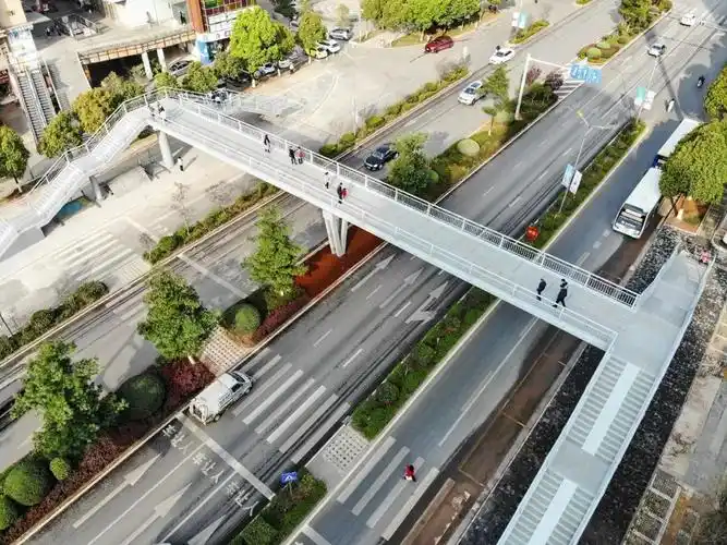 曲靖又一座天桥正式建成投入使用